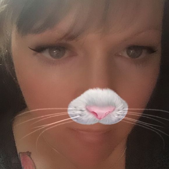 Meet your Posher, Danielle - Picture 1 of 1